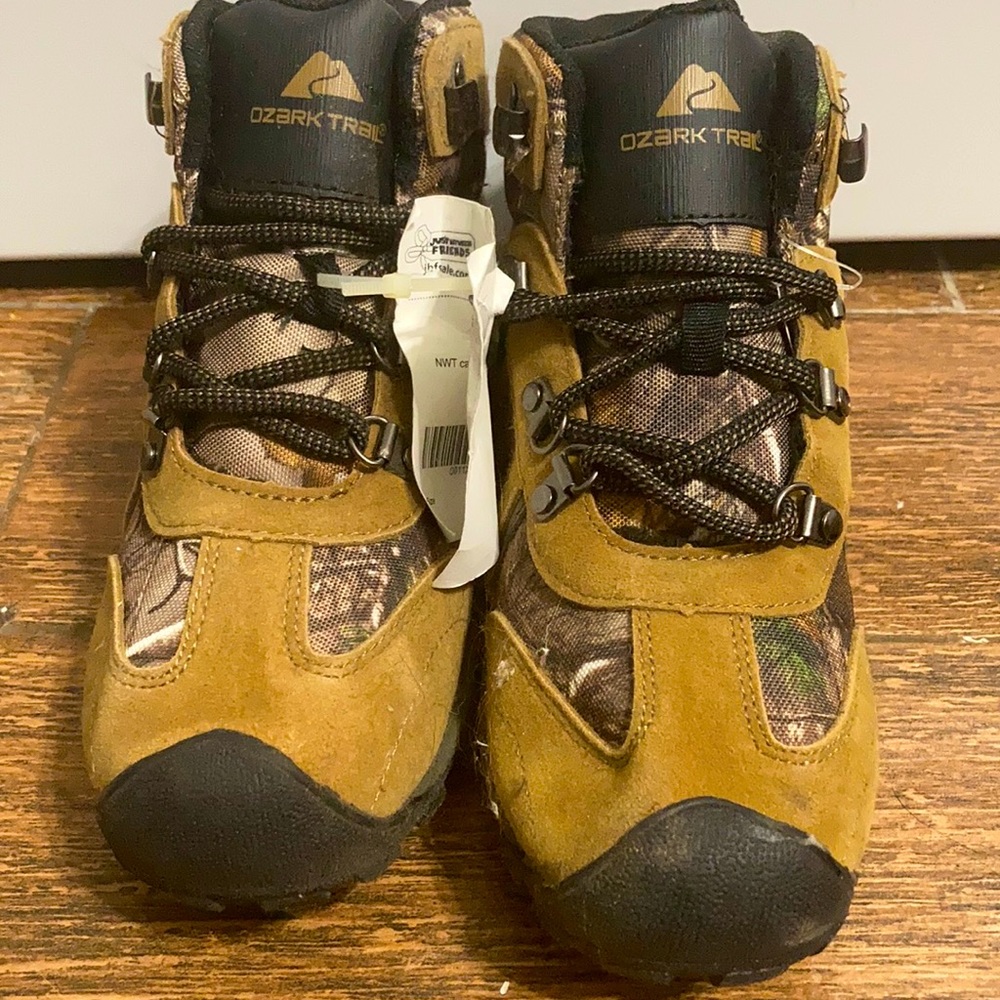 Ozark trail youth camo boots size 4